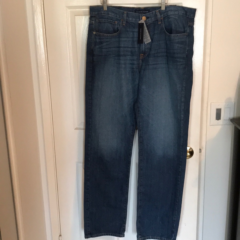 SOLD NWT Men’s Tommy Hilfiger Relaxed Jeans $59.50